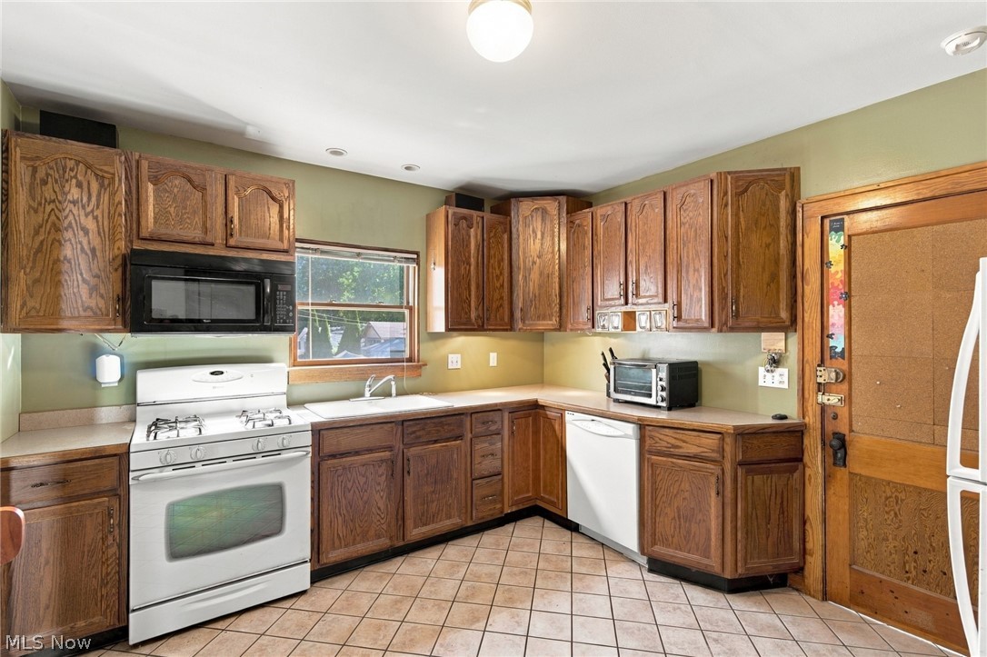 2417 Tampa Avenue Cleveland OH 44109