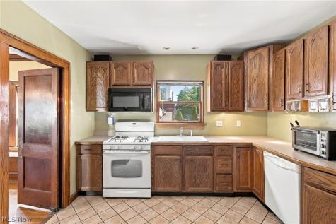 2417 Tampa Avenue Cleveland OH 44109