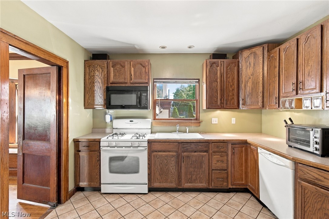 2417 Tampa Avenue Cleveland OH 44109