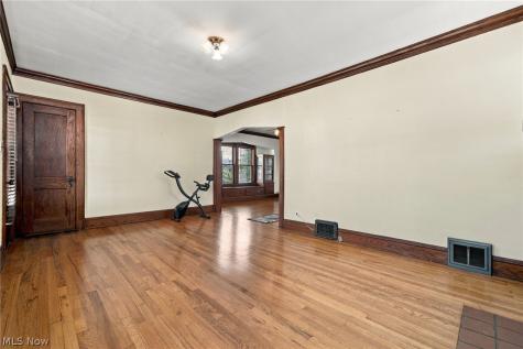 2417 Tampa Avenue Cleveland OH 44109