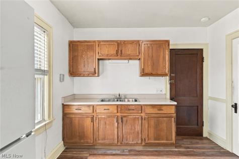 2417 Tampa Avenue Cleveland OH 44109
