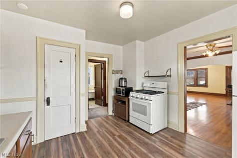 2417 Tampa Avenue Cleveland OH 44109