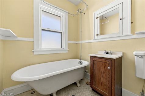 2417 Tampa Avenue Cleveland OH 44109