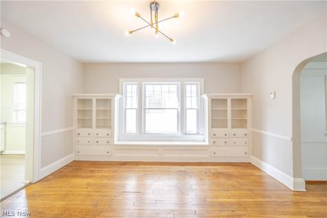 1695 Glenmont Road Cleveland Heights OH 44118