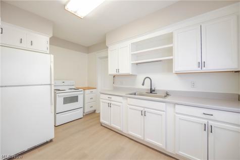 1695 Glenmont Road Cleveland Heights OH 44118