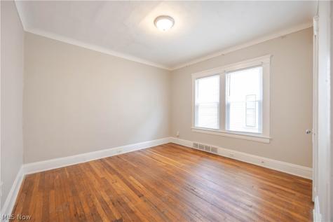 1695 Glenmont Road Cleveland Heights OH 44118