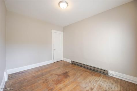 1695 Glenmont Road Cleveland Heights OH 44118
