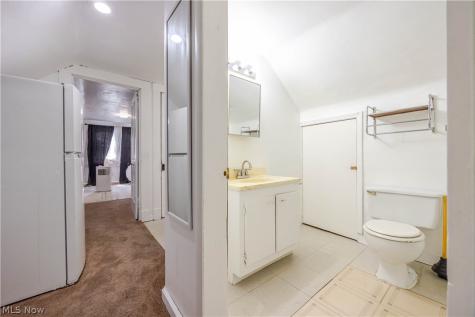 1695 Glenmont Road Cleveland Heights OH 44118