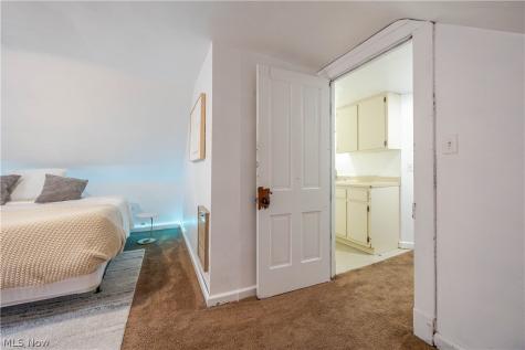 1695 Glenmont Road Cleveland Heights OH 44118