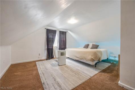 1695 Glenmont Road Cleveland Heights OH 44118