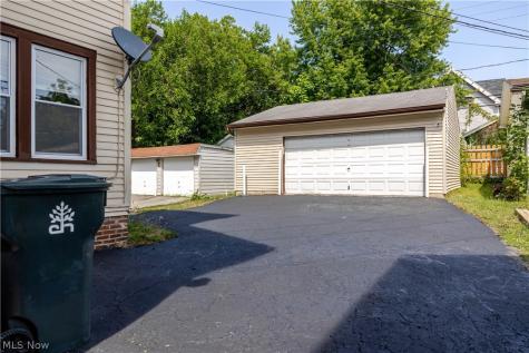 1695 Glenmont Road Cleveland Heights OH 44118