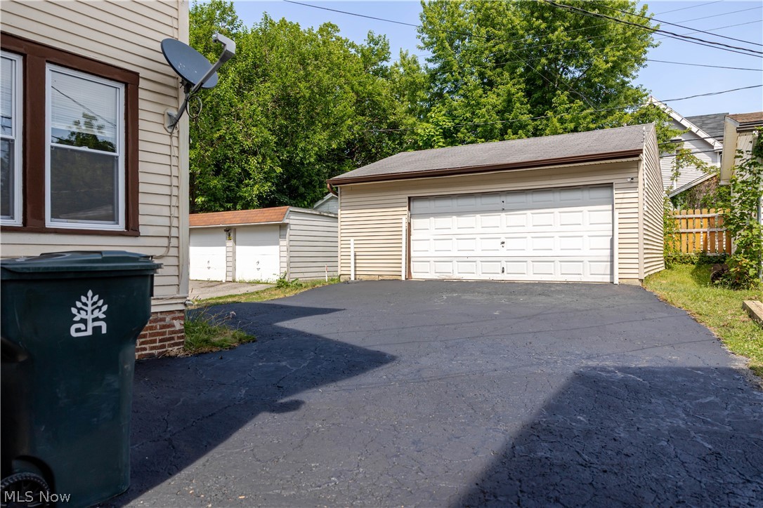1695 Glenmont Road Cleveland Heights OH 44118