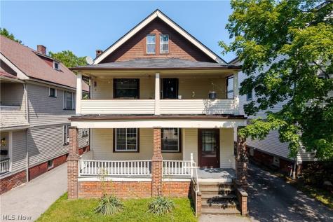 1695 Glenmont Road Cleveland Heights OH 44118