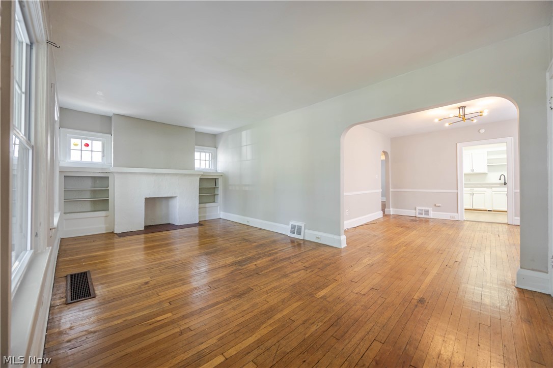 1695 Glenmont Road Cleveland Heights OH 44118