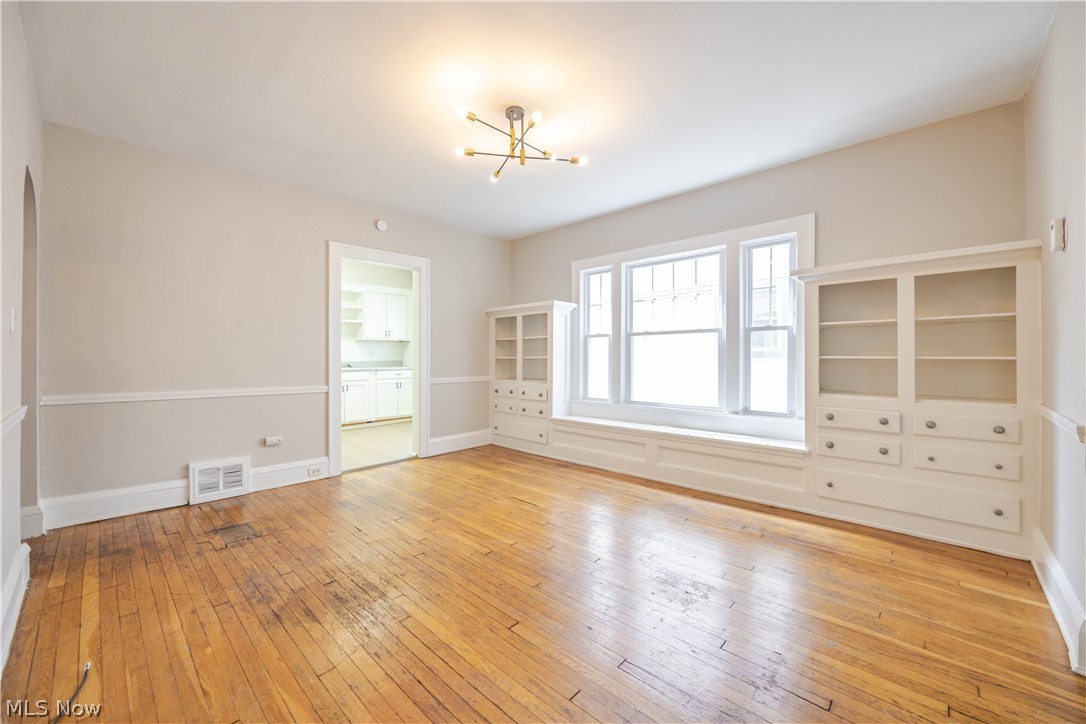 1695 Glenmont Road Cleveland Heights OH 44118