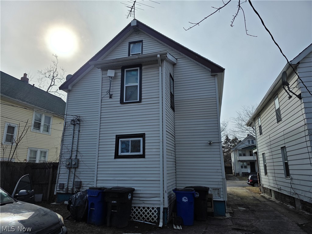 513 E 143rd Street Cleveland OH 44110