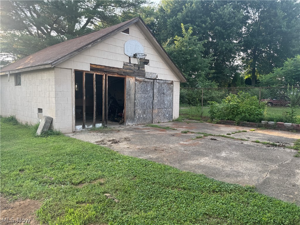 145 Maple Street Newport OH 45768