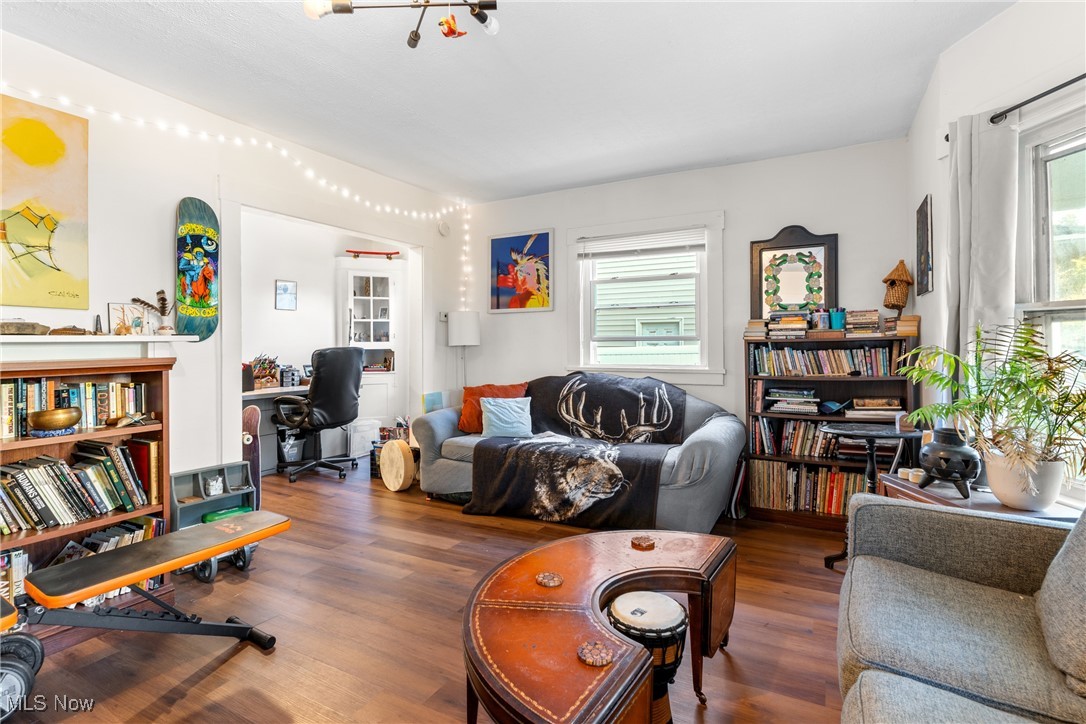 1337 Cook Avenue Lakewood OH 44107