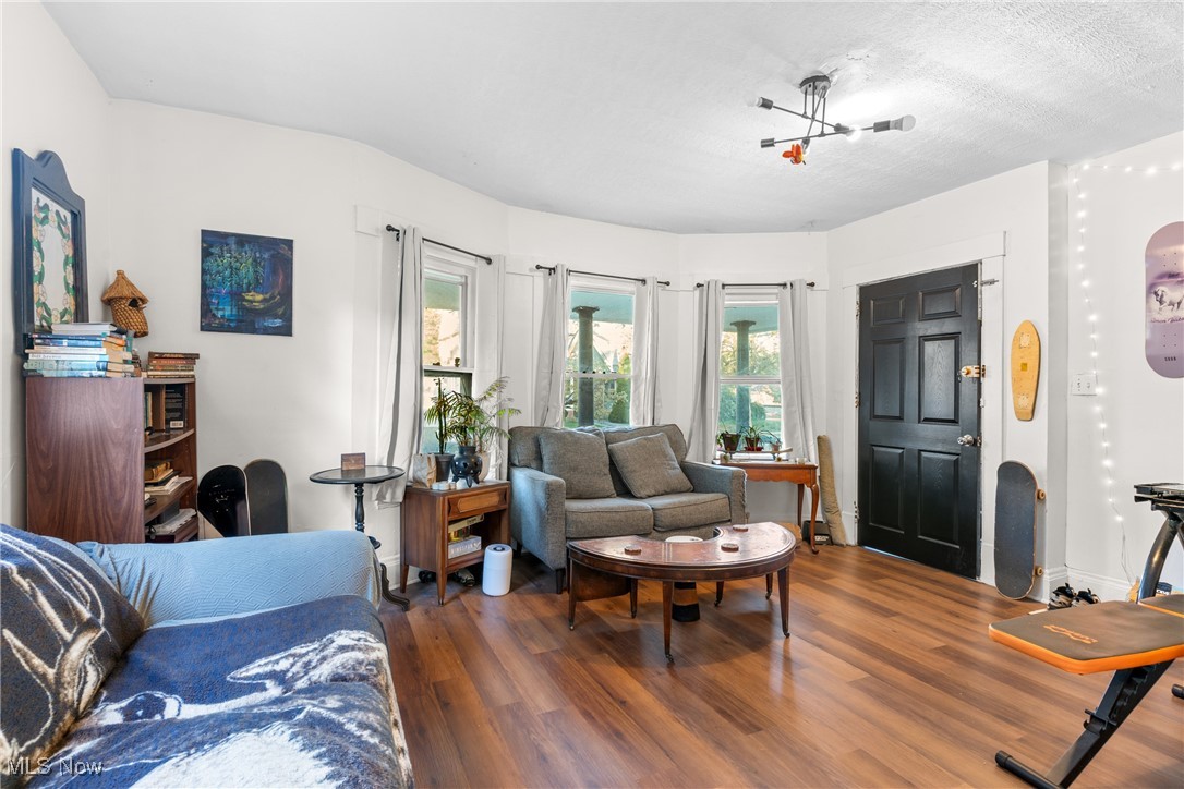 1337 Cook Avenue Lakewood OH 44107