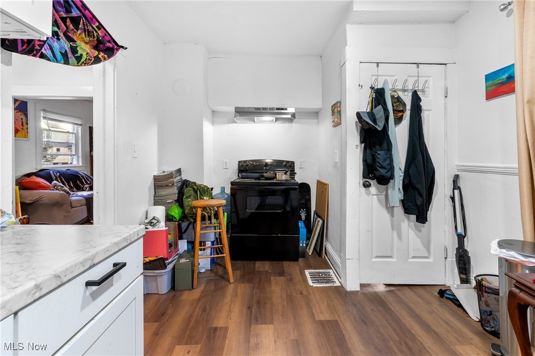 1337 Cook Avenue Lakewood OH 44107