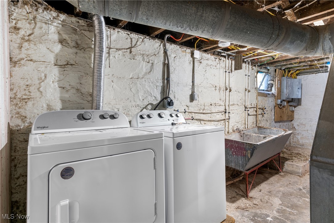 1337 Cook Avenue Lakewood OH 44107