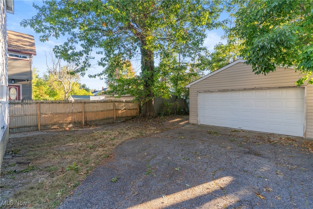 1337 Cook Avenue Lakewood OH 44107