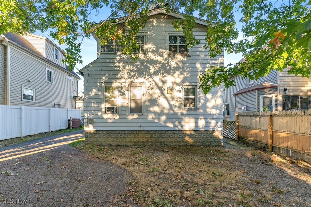 1337 Cook Avenue Lakewood OH 44107