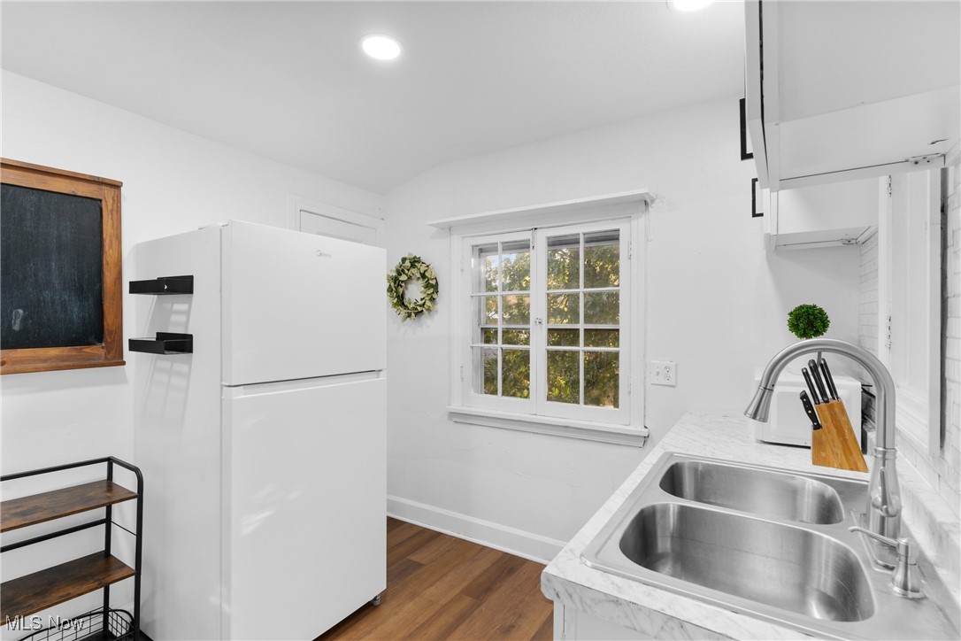 1337 Cook Avenue Lakewood OH 44107