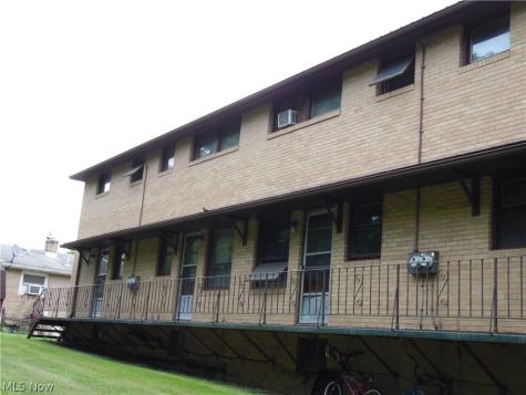 211 Clara Court Louisville OH 44641