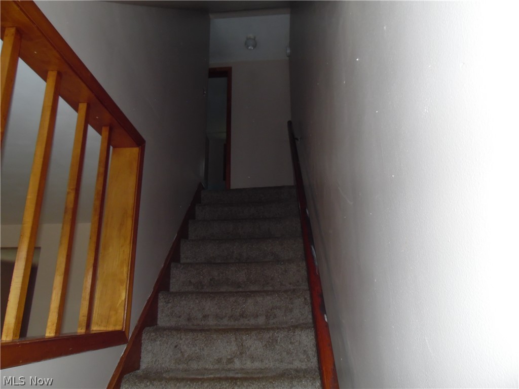211 Clara Court Louisville OH 44641