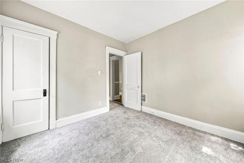 9704 Yale Avenue Cleveland OH 44108
