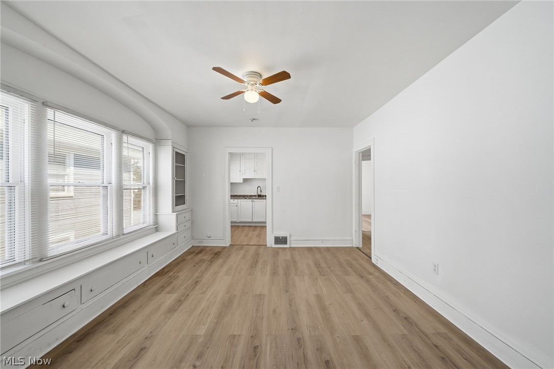 829 Helmsdale Road Cleveland Heights OH 44112