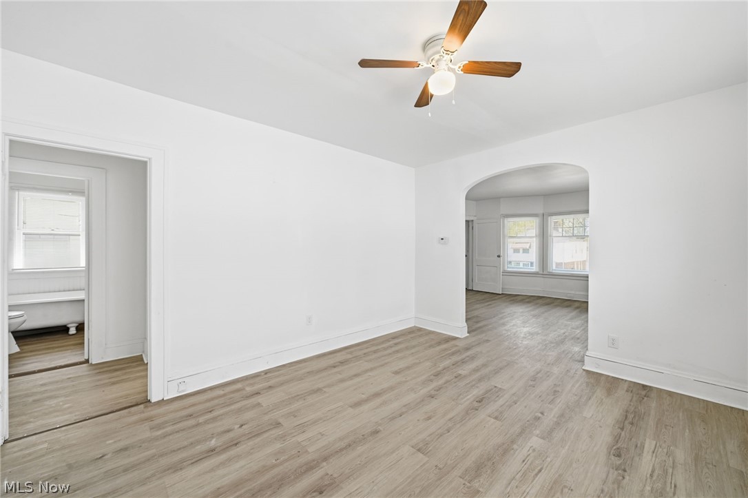 829 Helmsdale Road Cleveland Heights OH 44112