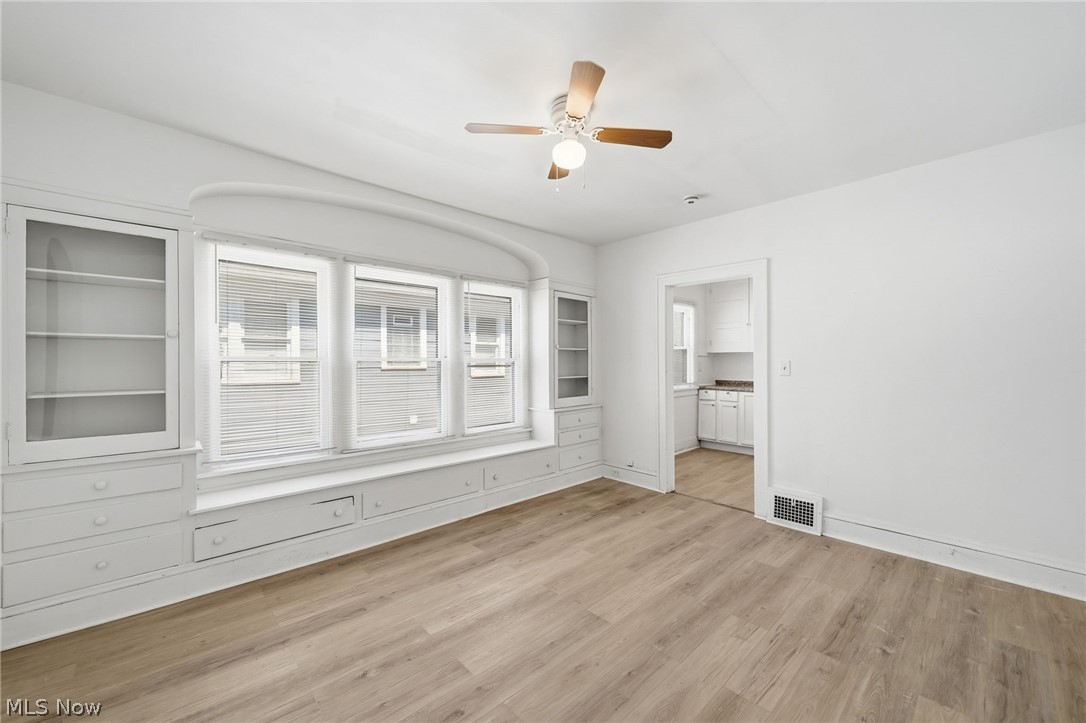 829 Helmsdale Road Cleveland Heights OH 44112