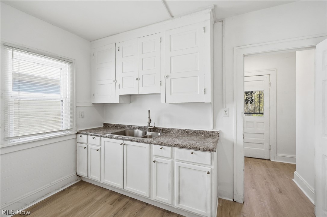 829 Helmsdale Road Cleveland Heights OH 44112