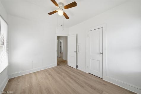 829 Helmsdale Road Cleveland Heights OH 44112