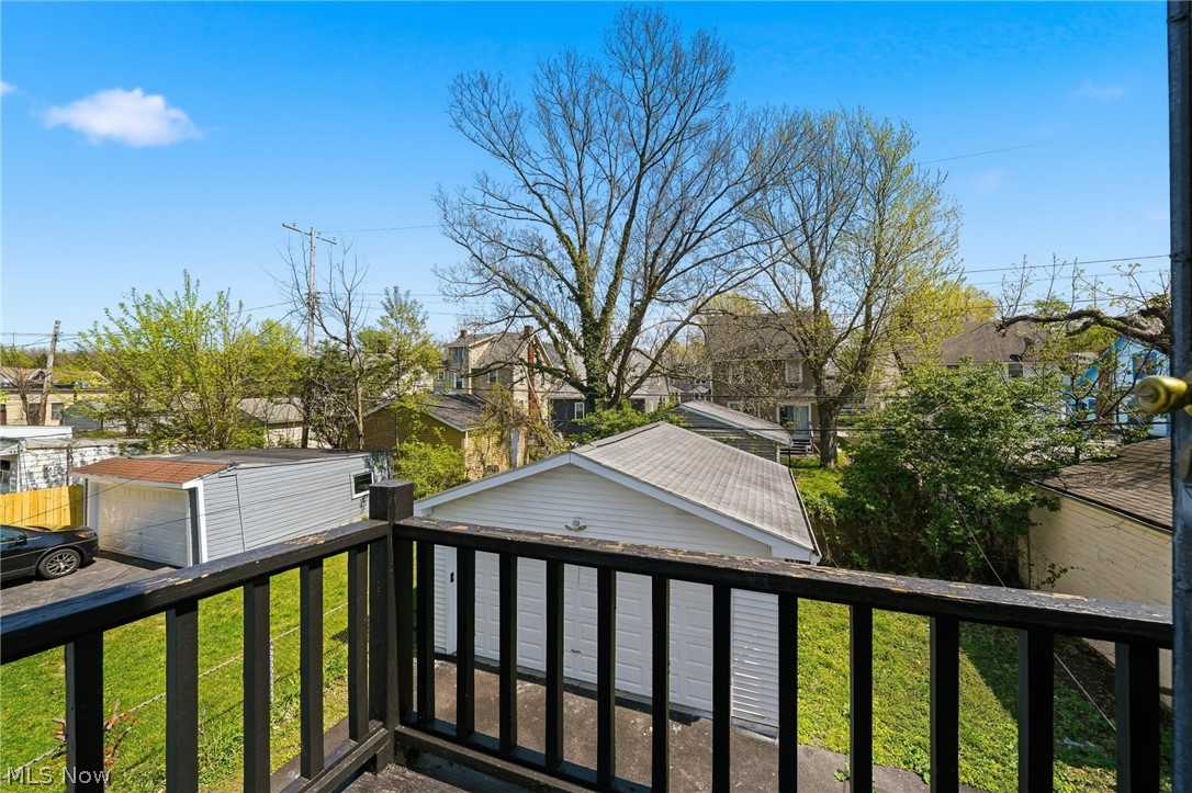 829 Helmsdale Road Cleveland Heights OH 44112