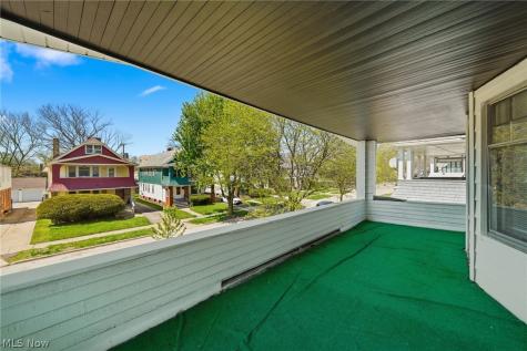 829 Helmsdale Road Cleveland Heights OH 44112