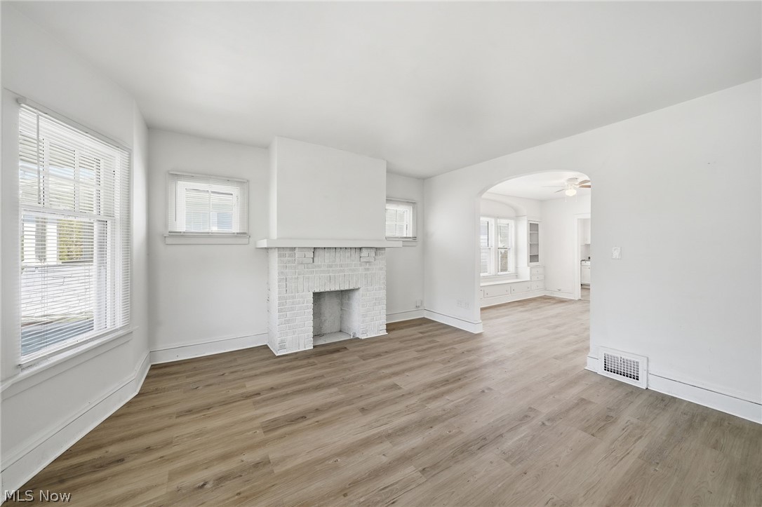829 Helmsdale Road Cleveland Heights OH 44112
