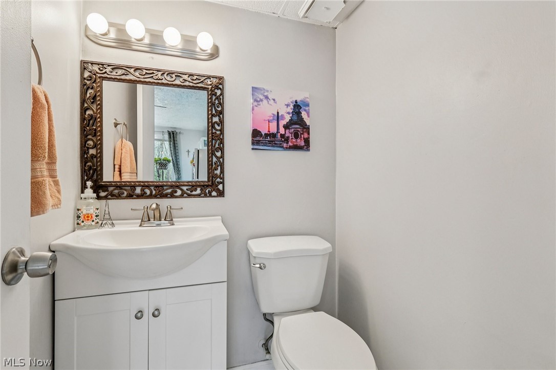 1886 James B Drive Mcdonald OH 44437
