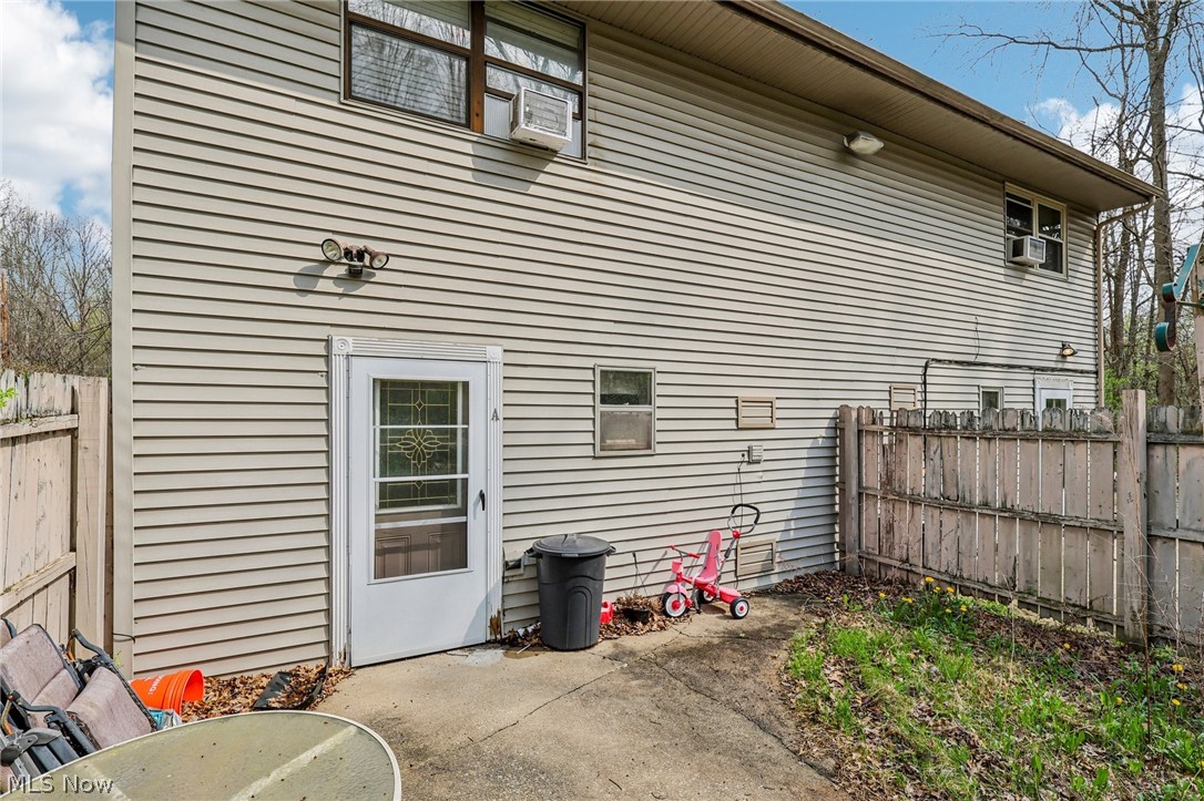 1886 James B Drive Mcdonald OH 44437