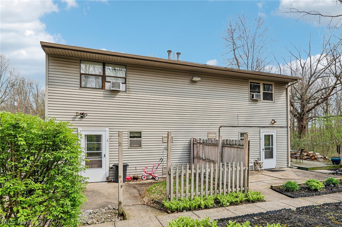 1886 James B Drive Mcdonald OH 44437