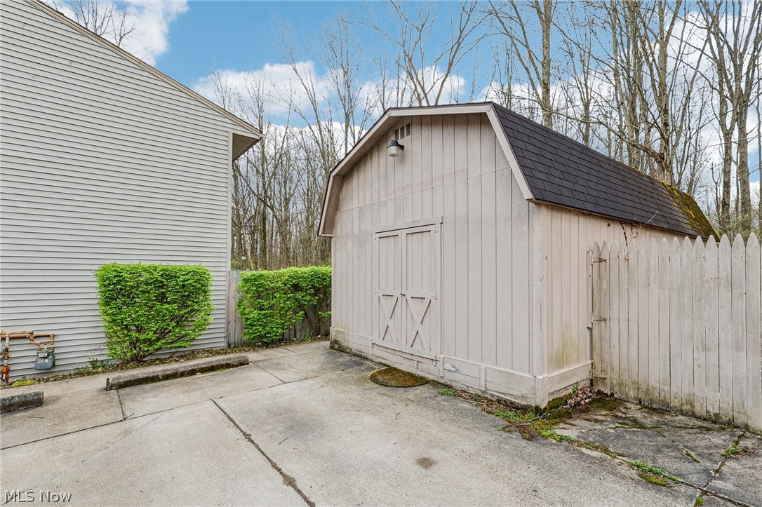 1886 James B Drive Mcdonald OH 44437