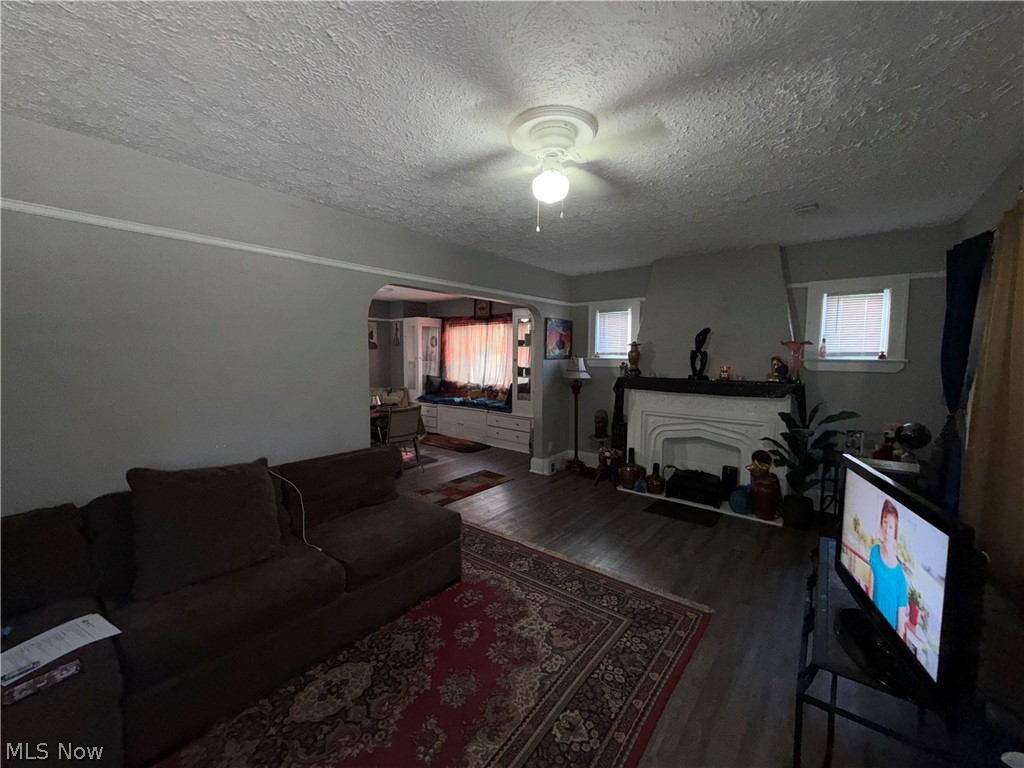 18710 Neff Road Cleveland OH 44119