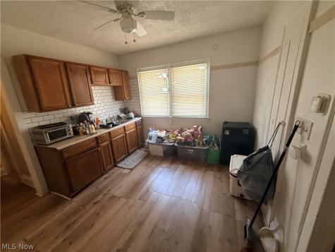 3824 E 142nd Street Cleveland OH 44128