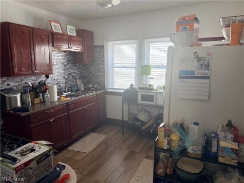 3824 E 142nd Street Cleveland OH 44128