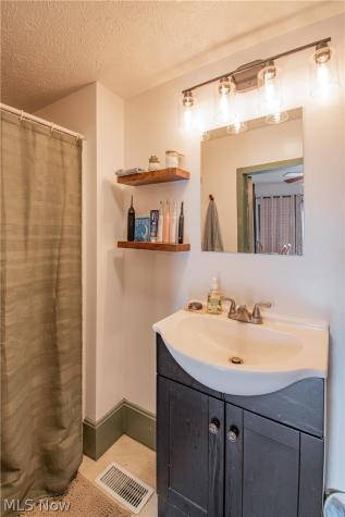 7846 Main Street Clinton OH 44216