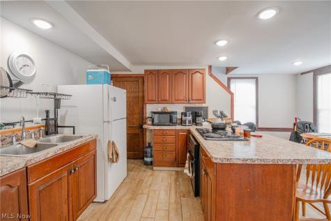 7846 Main Street Clinton OH 44216