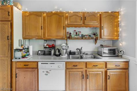 3404 Montclair Avenue Cleveland OH 44109