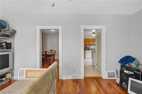 3404 Montclair Avenue Cleveland OH 44109